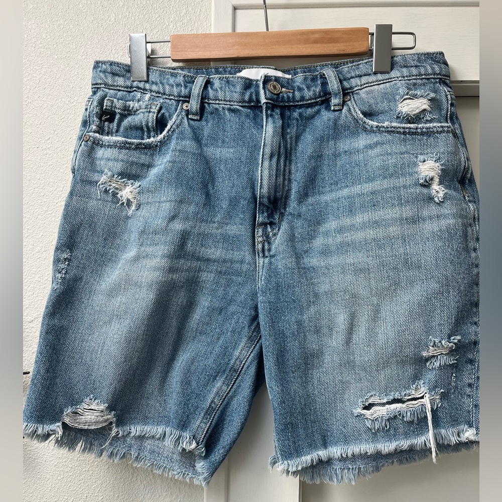 Women’s KanCan Denim Boyfriend shorts size 9/28